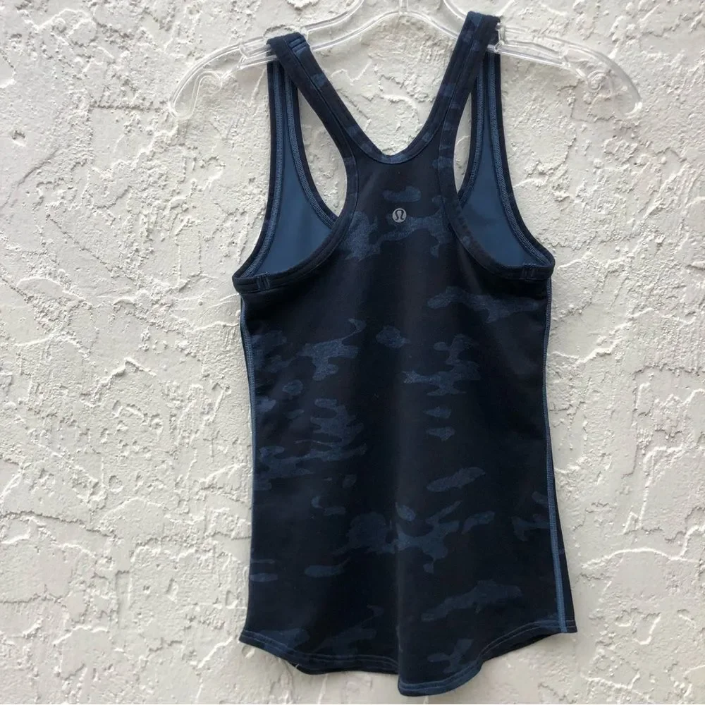 LULULEMON Blue Camo Racerback Tank Top Size 4 Athleisure Gym Loungewear_6